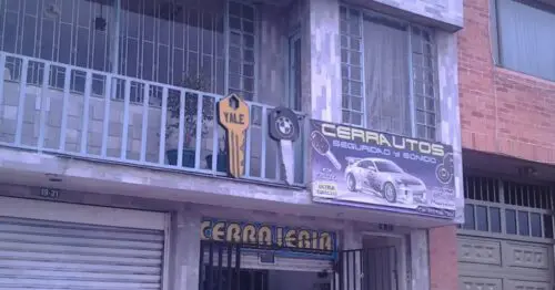 CERRAUTOS SEGURIDAD Y SONIDO CERRAUTOS SEGURIDAD Y SONIDO